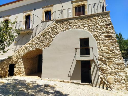 Antica Masseria Lo Conte in Ariano Irpino-Martiri, Italy