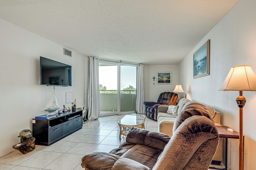 Balcony & Resort Amenities: Gulf Coast Escape - photo 4
