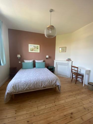 La Hacienda Rosita in Saint-Jouan-Des-Guerets, France