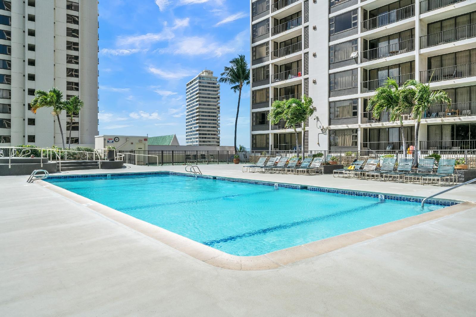 Waikiki Banyan Condo With Panoramic 37th Floor Ocean Views by Koko Resort Vacation Rentals - photo 4