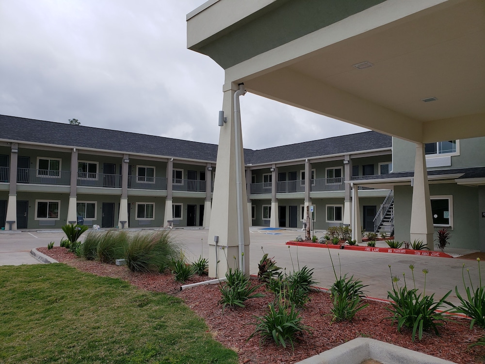 Scottish Inns & Suites - photo 18