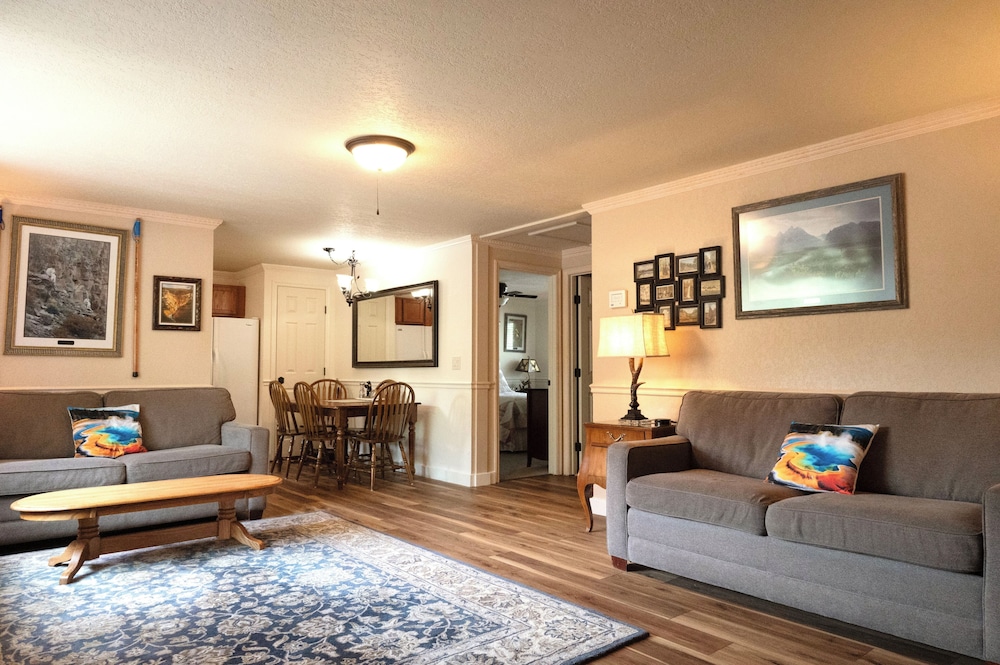 Yellowstone Gateway Inn - photo 63