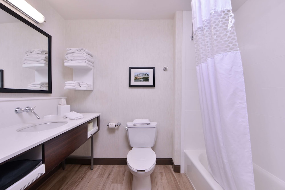 Hampton Inn & Suites Woodland Sacramento Area - photo 30