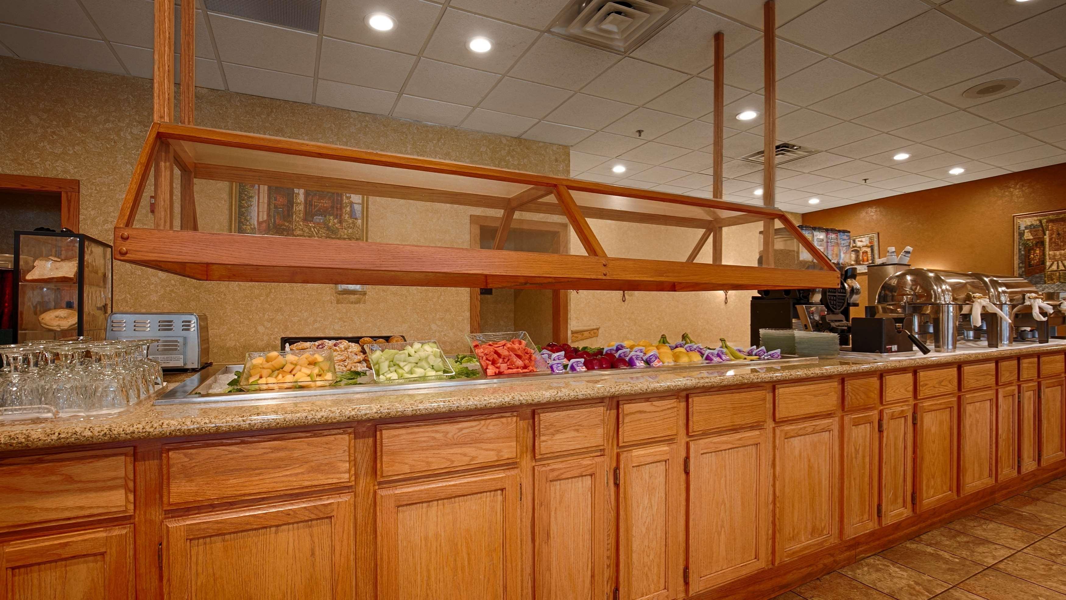 Best Western Plus Chicago Hillside - photo 21