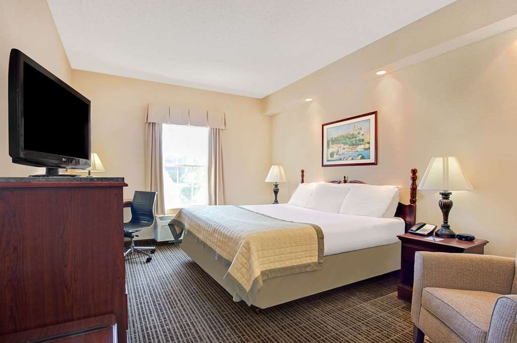 Baymont by Wyndham Pearl - photo 6