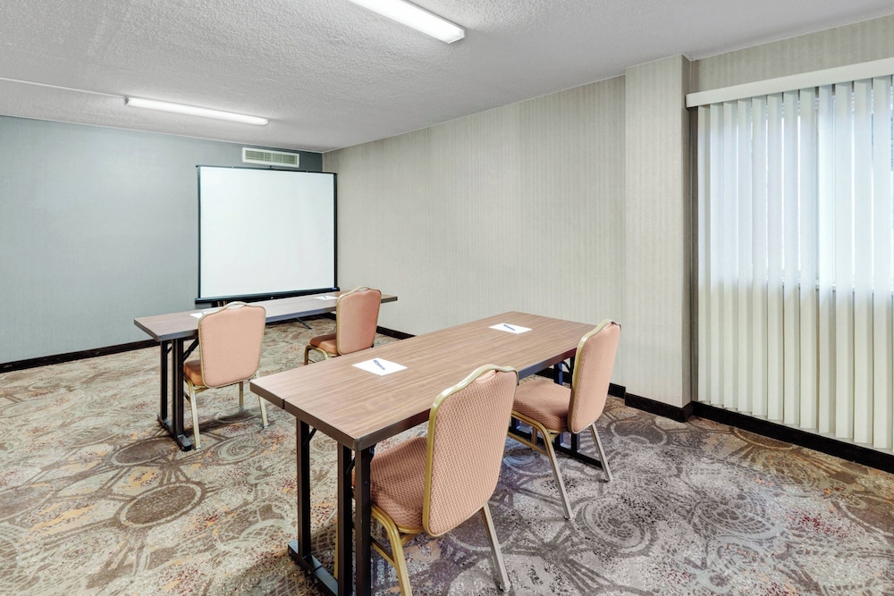 Delta Hotels Baltimore North - photo 21