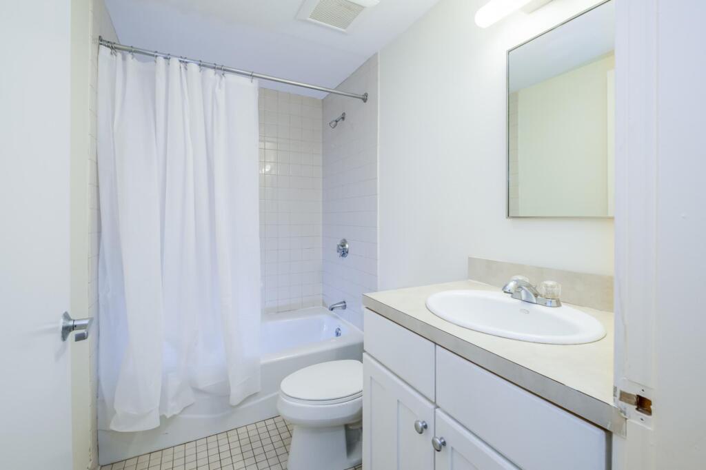 Luxury 2br 100 Walkscore Theatre District Evonify - photo 7