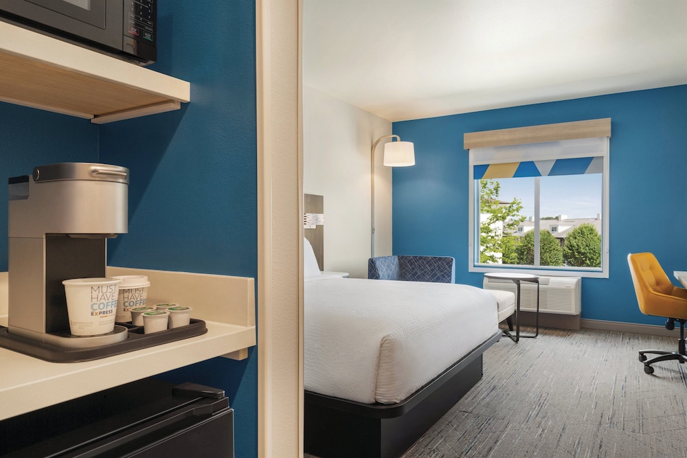 Holiday Inn Express & Suites Bessemer Birmingham SW by IHG - photo 12