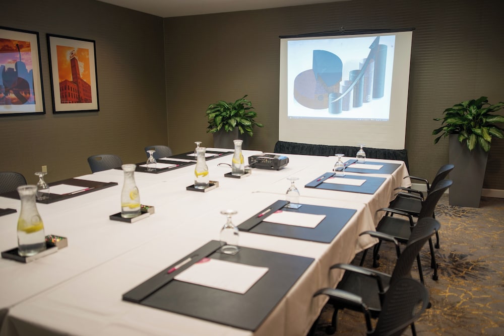 Crowne Plaza Suites MSP Airport Mall of America by IHG - photo 61