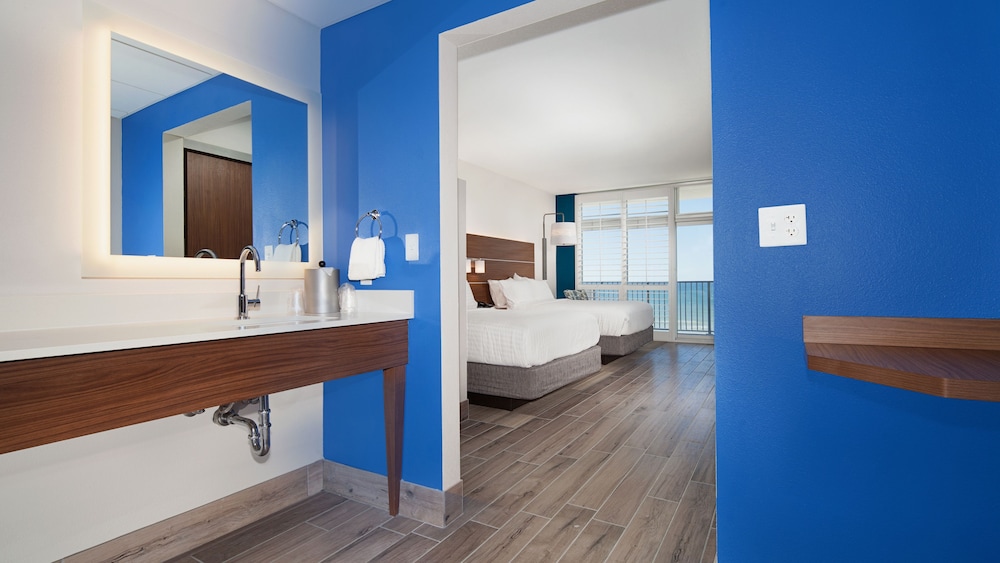 Holiday Inn Express & Suites Panama City Beach Beachfront by IHG - photo 29