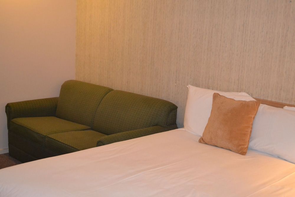 Henniker Motel - photo 9