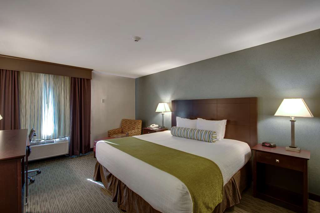 Best Western Plus The Inn at Hampton - photo 18