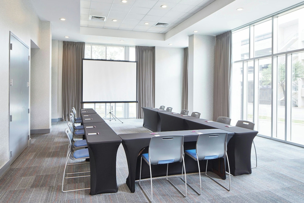Aloft Austin at The Domain - photo 51