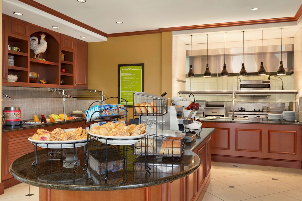 Hilton Garden Inn Bartlesville - photo 17