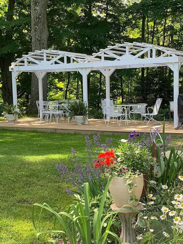 Vintage Inn at Veritas Estate - photo 23