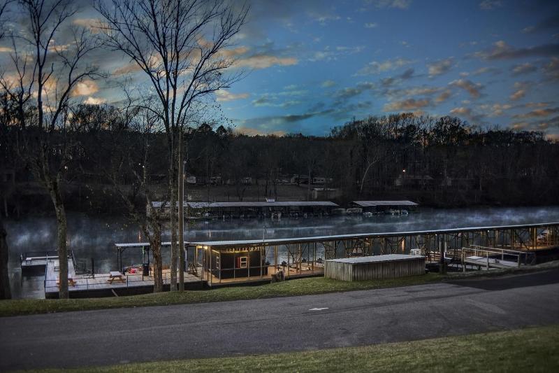 Lindsey s Resort - photo 6