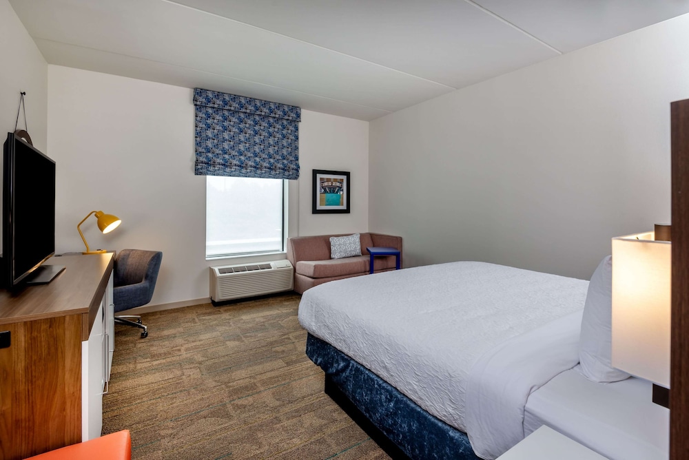 Hampton Inn Baltimore Bayview Campus - photo 11