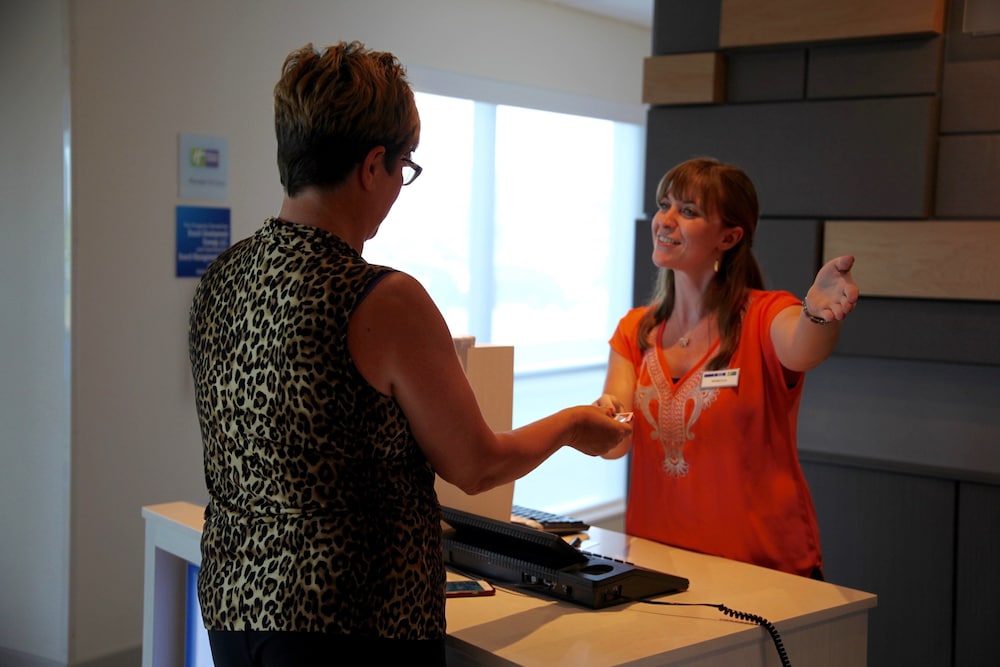 Holiday Inn Express & Suites Oswego by IHG - photo 32