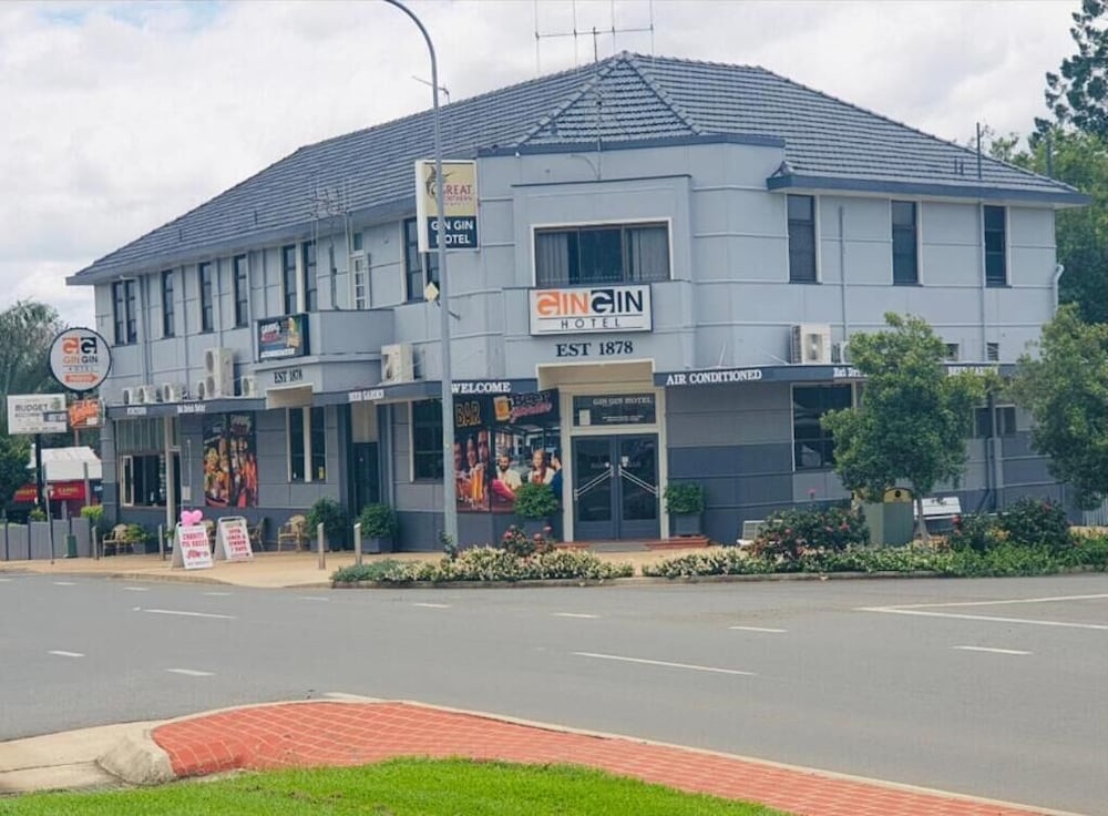 Gin Gin Hotel