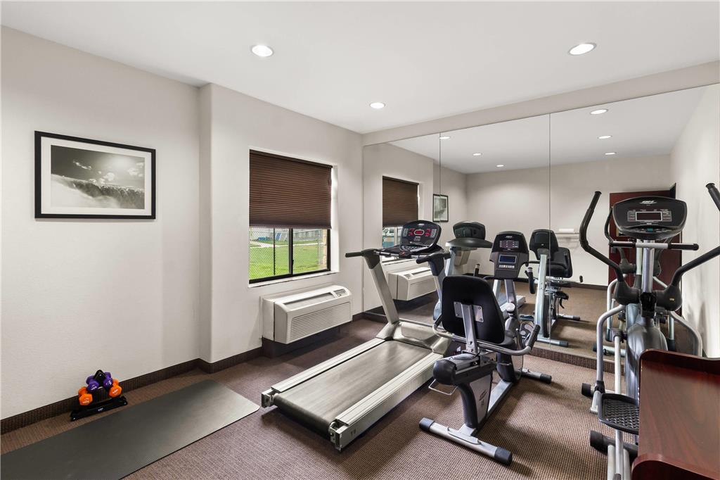 Sleep Inn & Suites Bush Intercontinental IAH East - photo 27