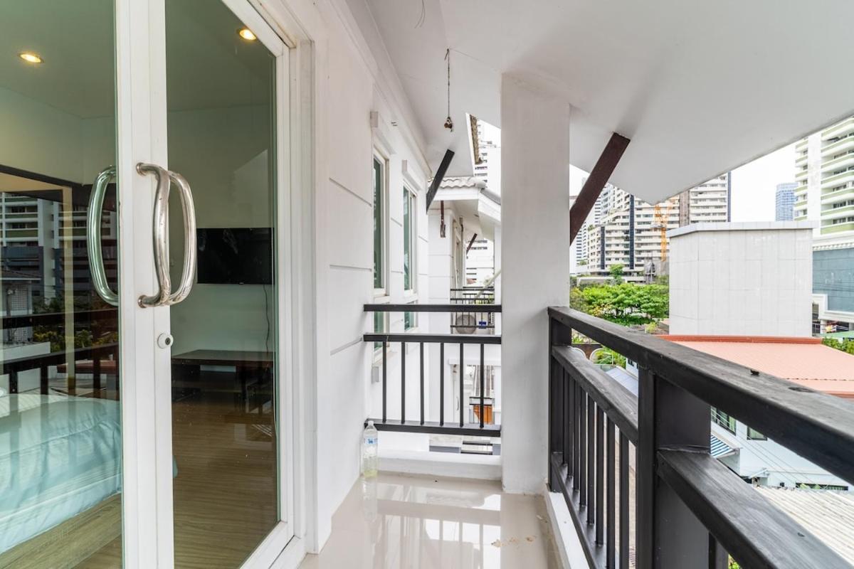 Modern Townhouse City Center 4 Floors 13 Guests