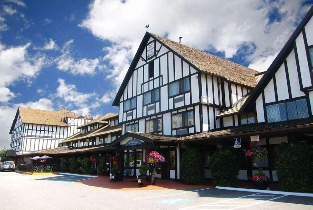 Abercorn Hotel Trademark Collection by Wyndham in Richmond, Canada