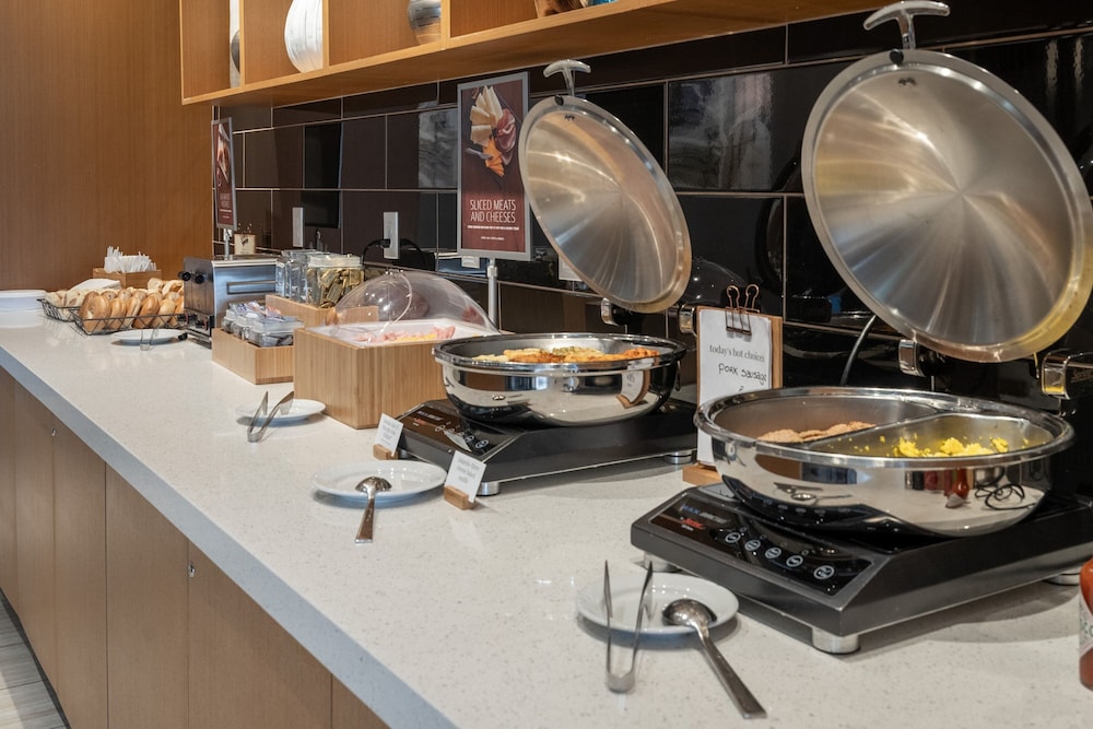 SpringHill Suites by Marriott Woodbridge - photo 33