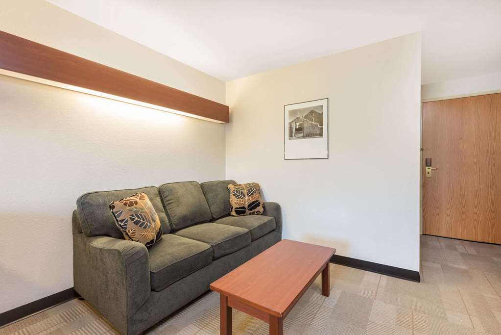 Microtel Inn & Suites by Wyndham Sainte Genevieve - photo 11
