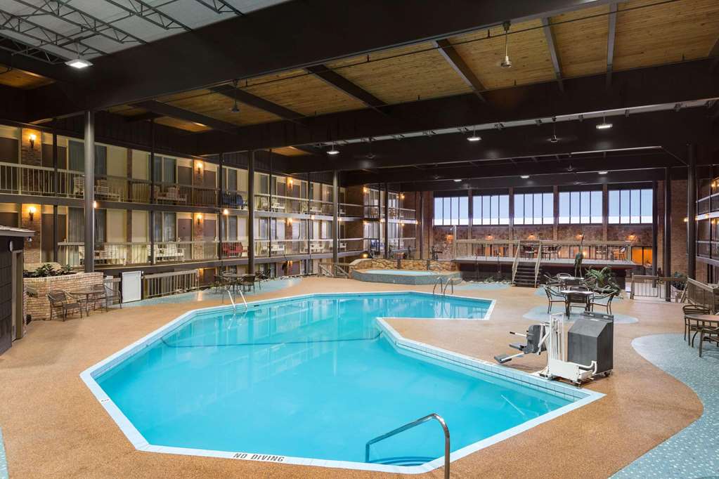 Park Inn by Radisson Sharon - photo 17