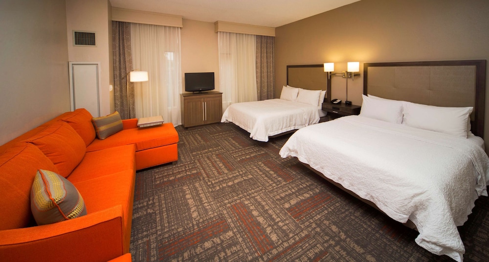 Hampton Inn & Suites Valdosta Conference Center - photo 19