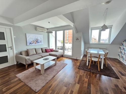 Modern & Spacious Duplex: Prime Skopje Location — 4-Star Luxury Hotel in Skopje, Republic of Macedonia