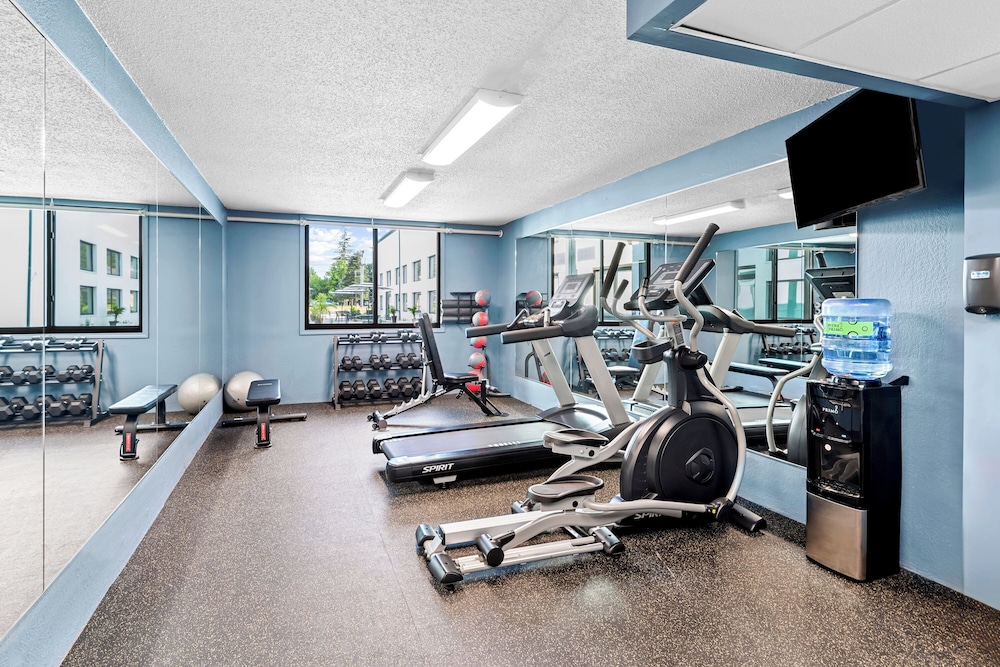 HomeTowne Studios by Red Roof & Conference Center Cortland - photo 28