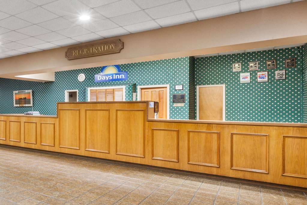 Days Inn by Wyndham McComb MS - photo 6