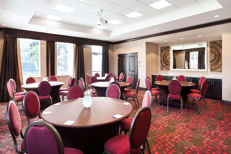 Hampton Inn Lewiston Auburn - photo 12