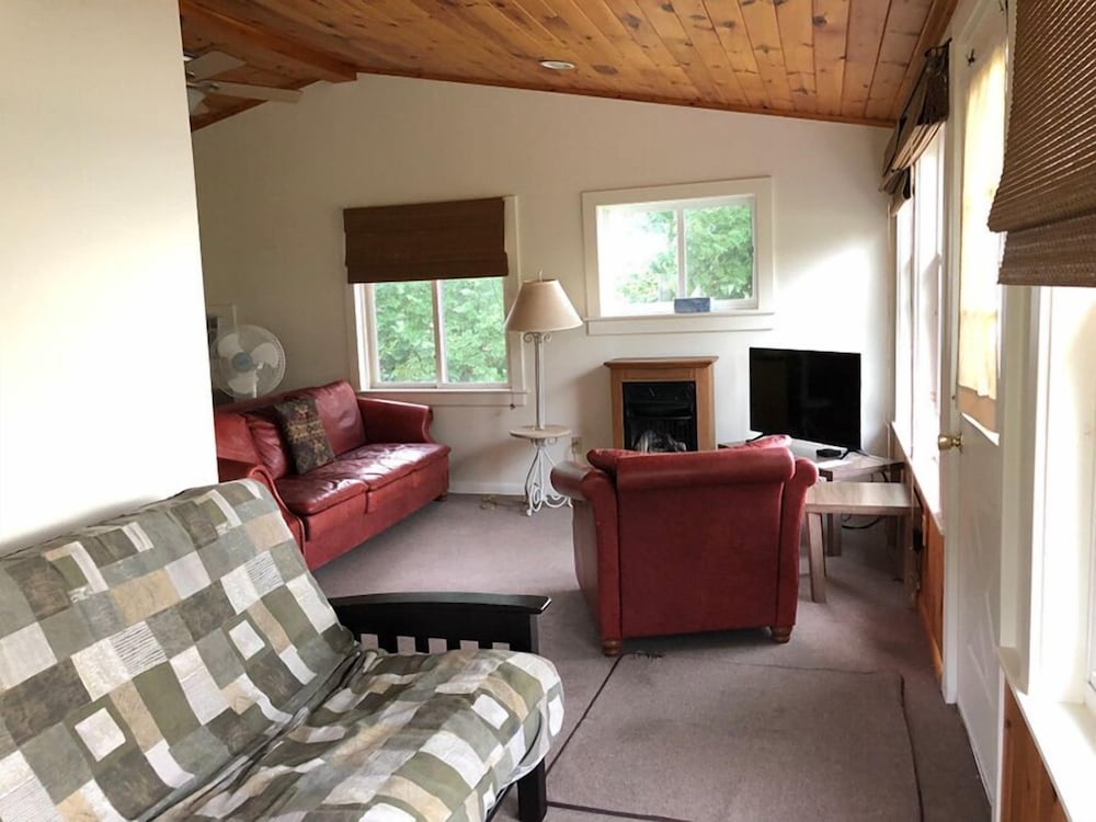 West Winds Motel & Cottages - photo 57
