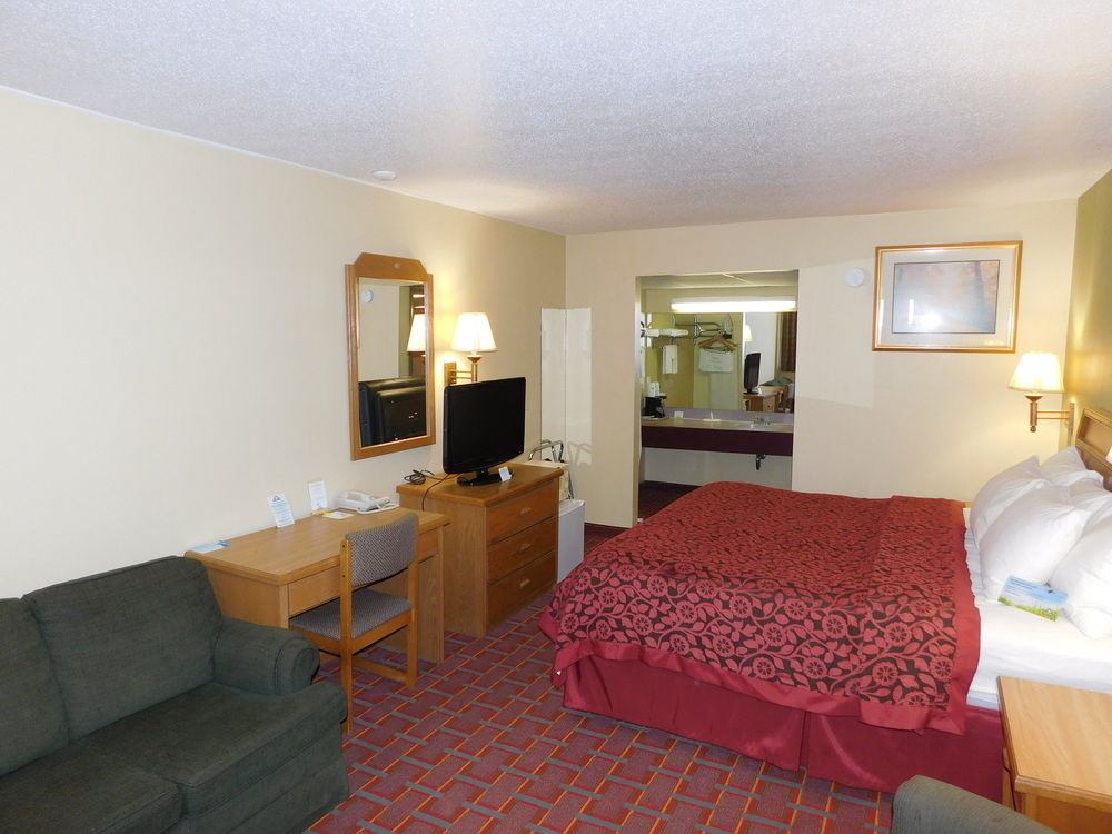 Days Inn Williamsburg - photo 27