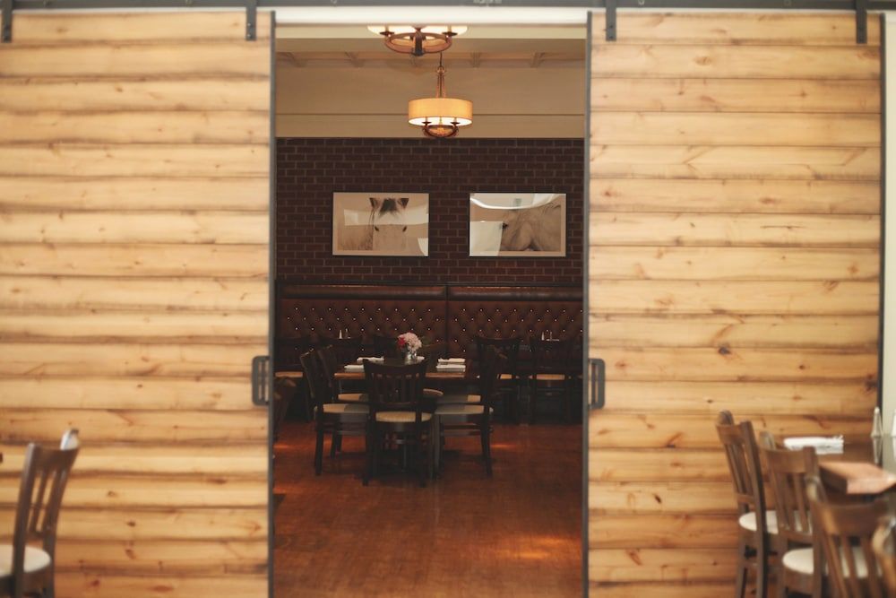 Sheridan Livery Inn & Restaurant - photo 31