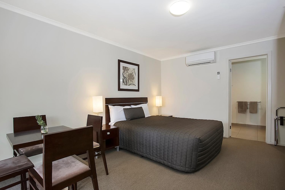 Elm Tree Motel — Warrnambool — photo 2