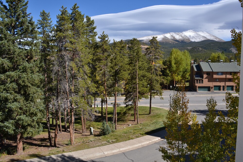Chimney Ridge by Ski Village Resorts in Breckenridge, United States