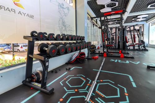 Luxe Home With Lovely Views Balcony Gym&Pool