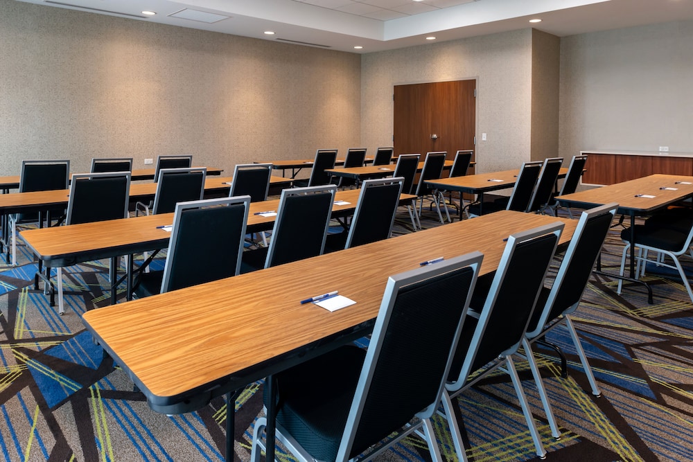 Holiday Inn Express & Suites Romeoville Joliet North by IHG - photo 39