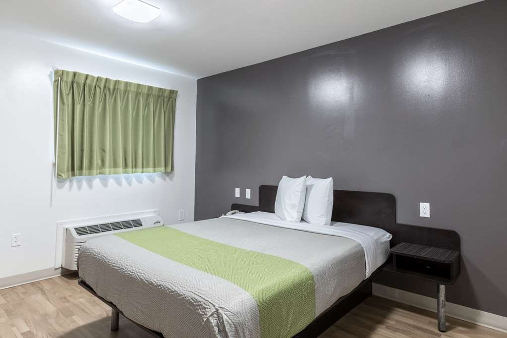 Studio 6 Extended Stay Savannah GA - photo 17