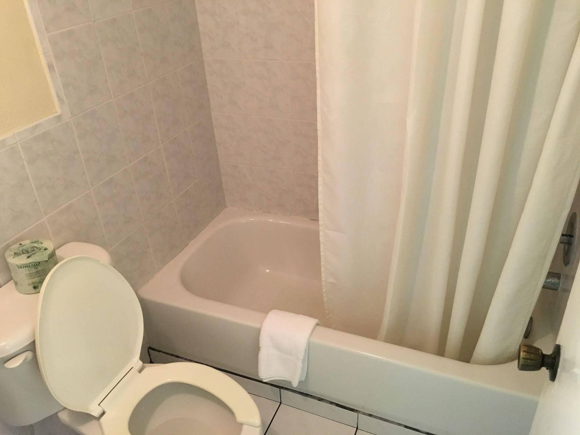 Clearwater Inn - photo 13