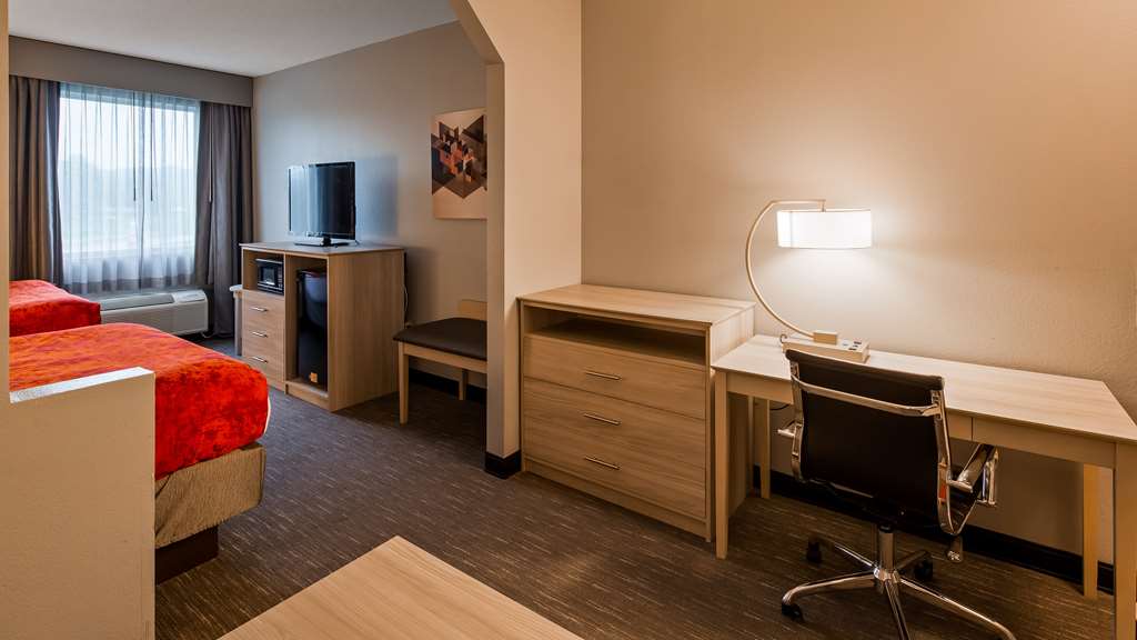 Best Western Plus New Cumberland Inn & Suites - photo 25