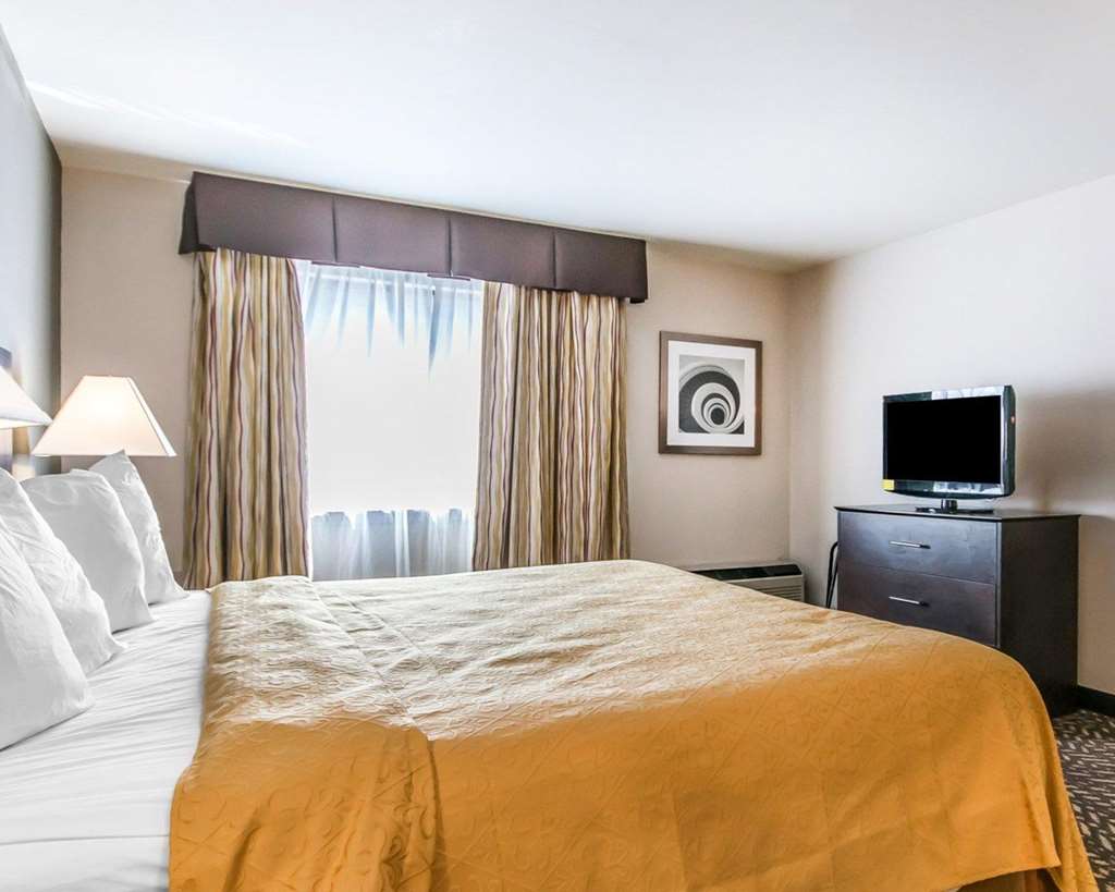 Quality Inn & Suites University Airport - photo 26