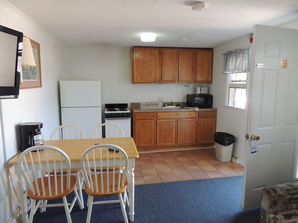 Phil & Anns Sunset Motel - photo 15