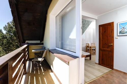 Willa Karawela in Leba, Poland