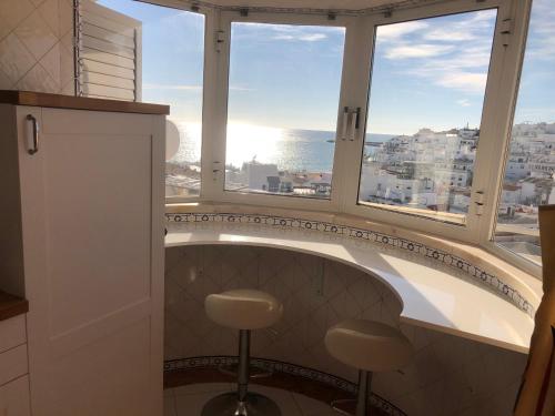 Beachfront 2 bedroom apartment — 4-Star Luxury Hotel in Albufeira, Portugal