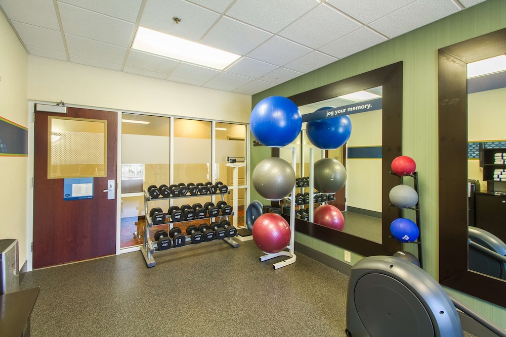 Hampton Inn & Suites Huntsville Hampton Cove - photo 25
