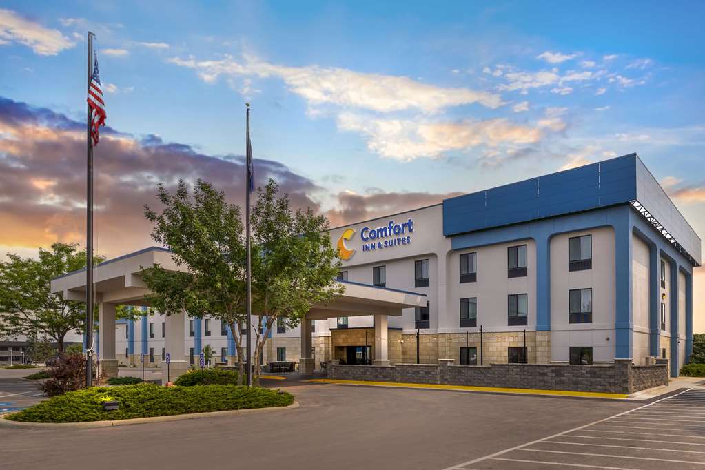 Comfort Inn & Suites Rapid City near Mt. Rushmore - featured photo